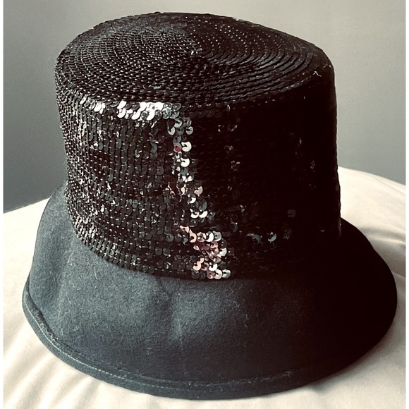 Vintage Black hat bell shape with sequins 4” Height 2" brim 100% wool - Picture 5 of 11